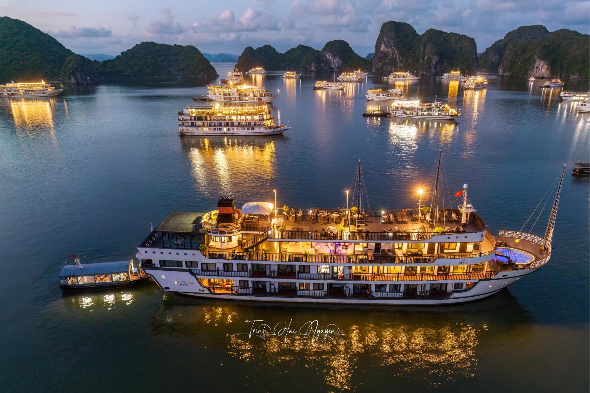 อลิสา พรีเมียร์ ครูซ Hotel ฮาลอง ภายนอก รูปภาพ