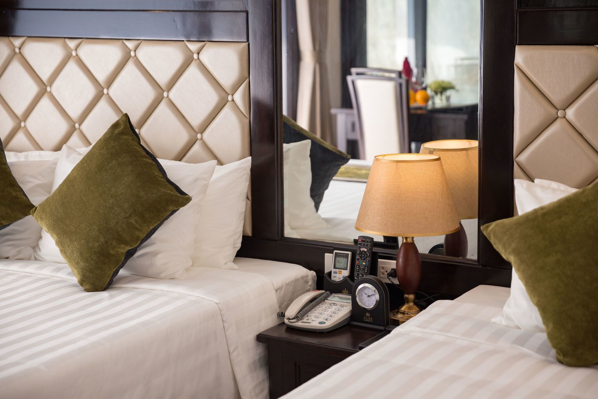 อลิสา พรีเมียร์ ครูซ Hotel ฮาลอง ภายนอก รูปภาพ