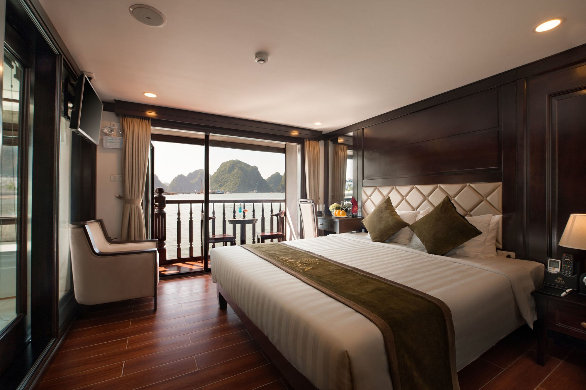 อลิสา พรีเมียร์ ครูซ Hotel ฮาลอง ภายนอก รูปภาพ